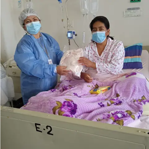 Imagen 13 de Entrega de Pijamas Hospital Hipólito Unanue - traperos de emaus san camilo